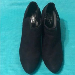 DexFlex Faux Suede zip up Booties